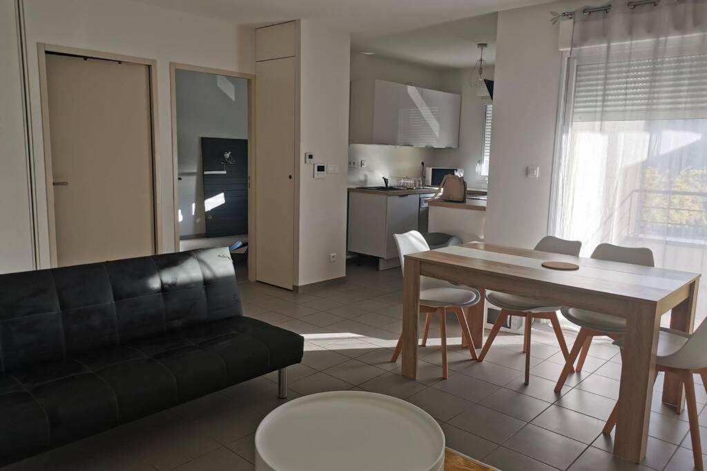 Appartement T2 Accessible Pmr Avec Terrasse Et Garage Onet-le-Château Zewnętrze zdjęcie